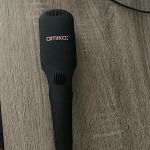Amika Straightening Brush 1.0